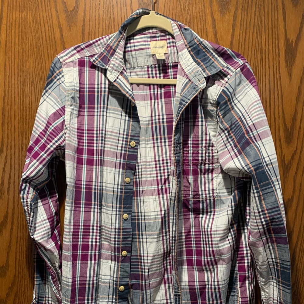 GH Bass & Co. small button down